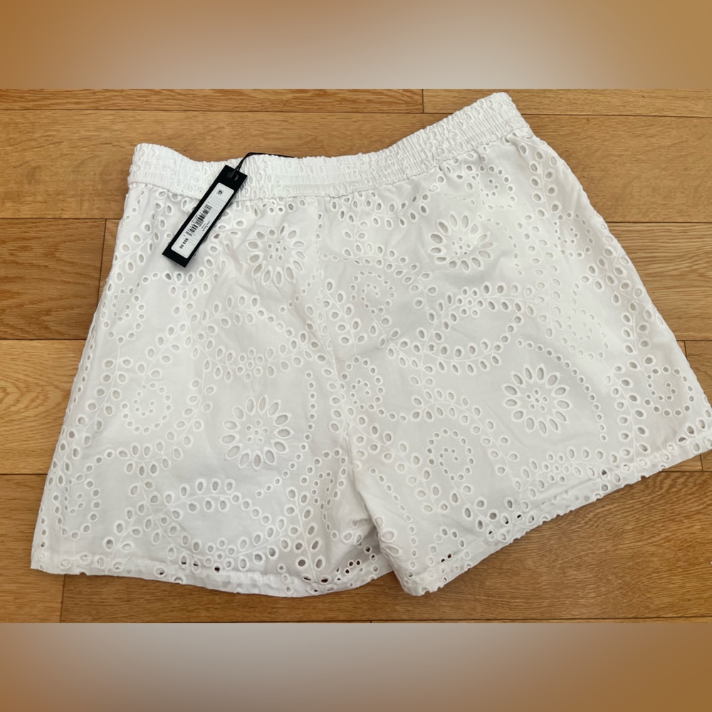 Steve Madden White Eyelet Women Shorts sz small NWT